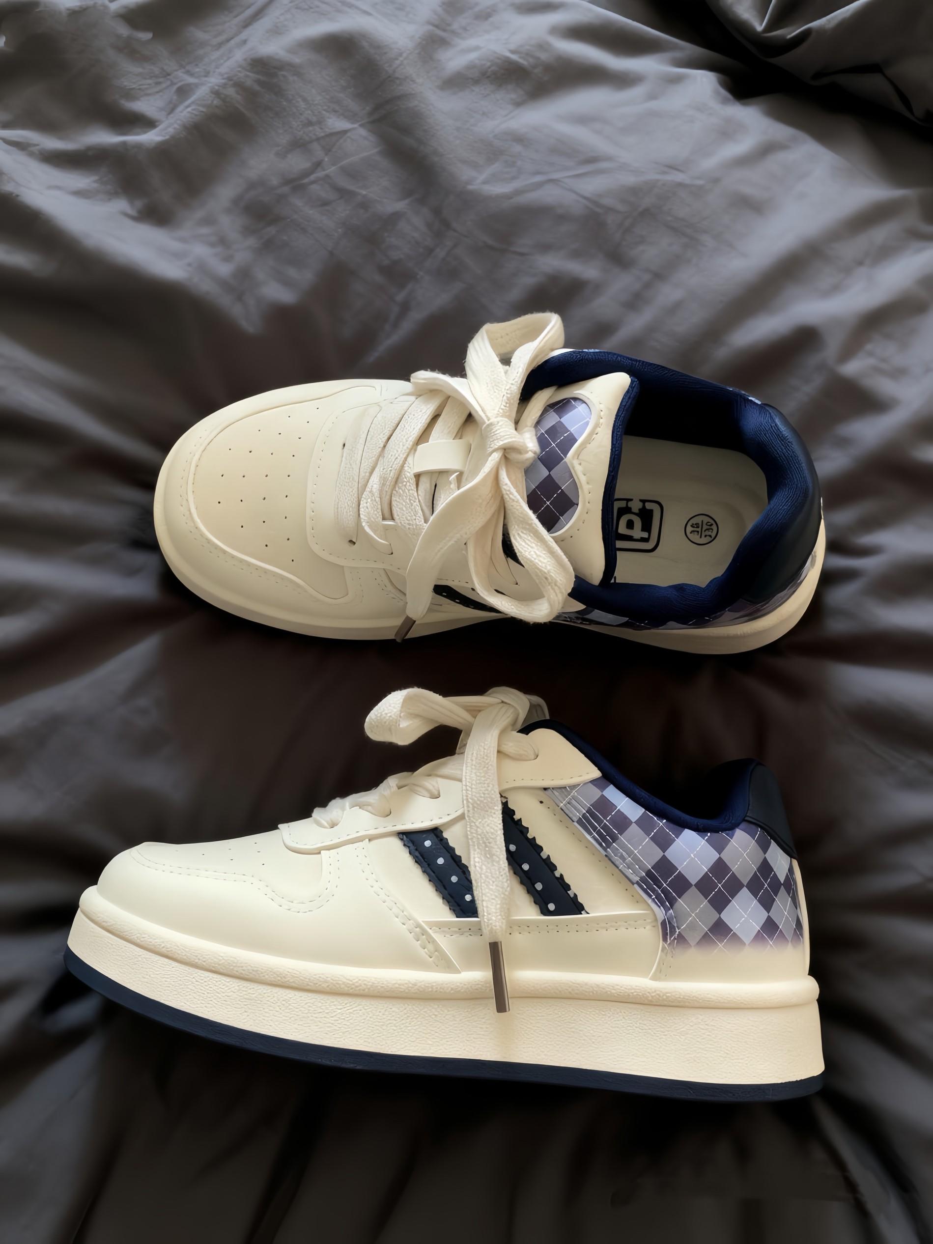 🔵奶白藏蓝格纹鞋,甜酷风直接焊在脚上!